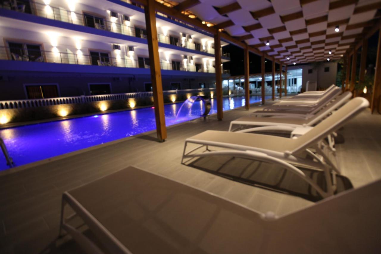 Hotel Riviera ボルシュ エクステリア 写真