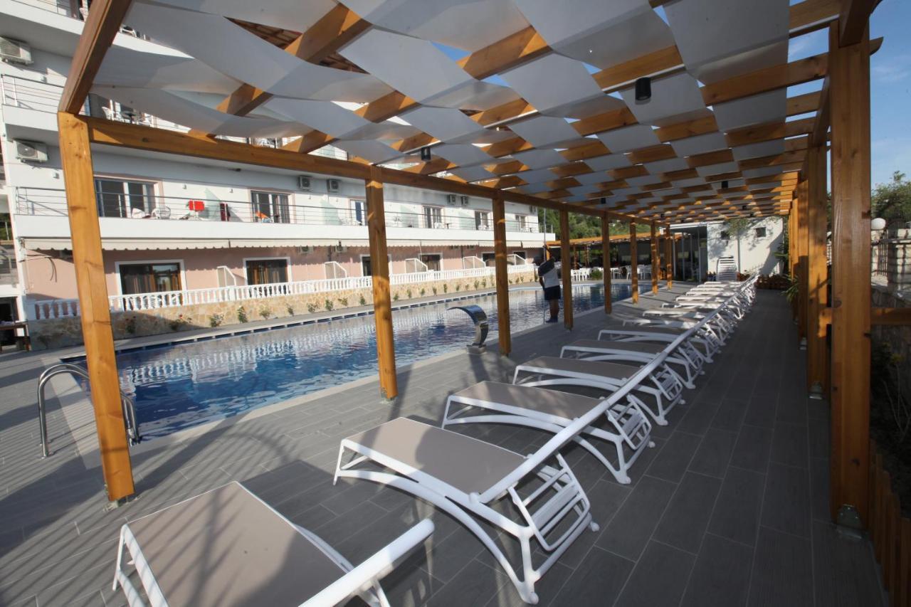 Hotel Riviera ボルシュ エクステリア 写真